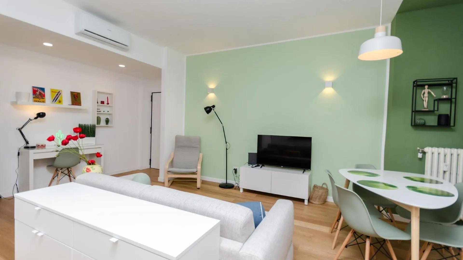 Vivimi Home Fiordalisi Stile & Comfort Vicino Metro Milan 0*,  Italy